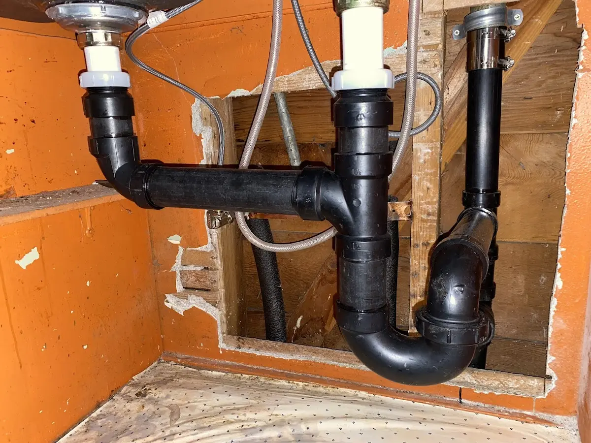Professional Pipe Bursting equipment and tools on the job in Raisinville